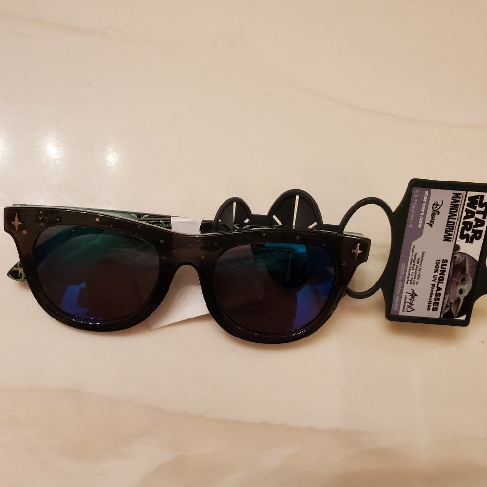 COPY - Star Wars Baby Yoda Reflective Sunglasses - Brand New
